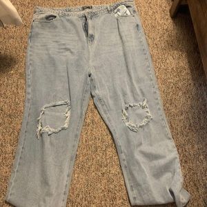 PrettyLittleThing Jeans